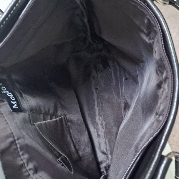 Mondo Giraffe Print Shoulder Bag. - Picture 11 of 13